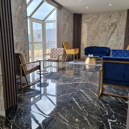 Hotel Restaurant Le Relais - Pau Nord Lons Екстериор снимка