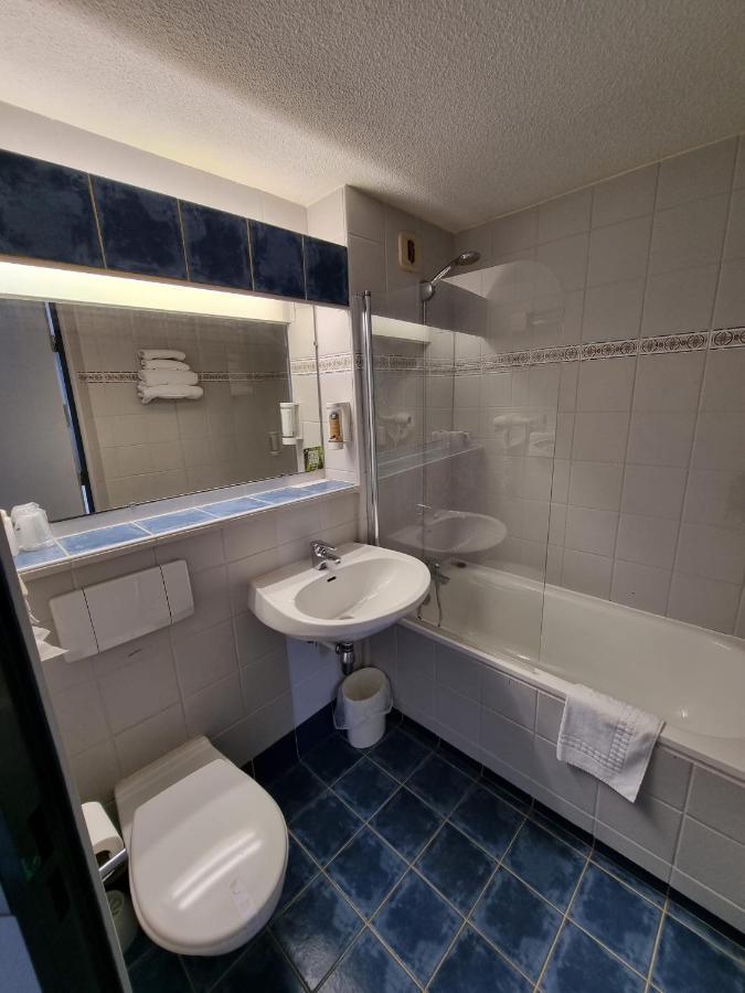 Hotel Restaurant Le Relais - Pau Nord Lons Екстериор снимка