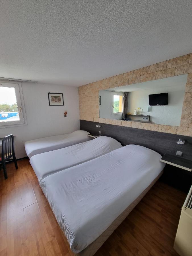 Hotel Restaurant Le Relais - Pau Nord Lons Екстериор снимка