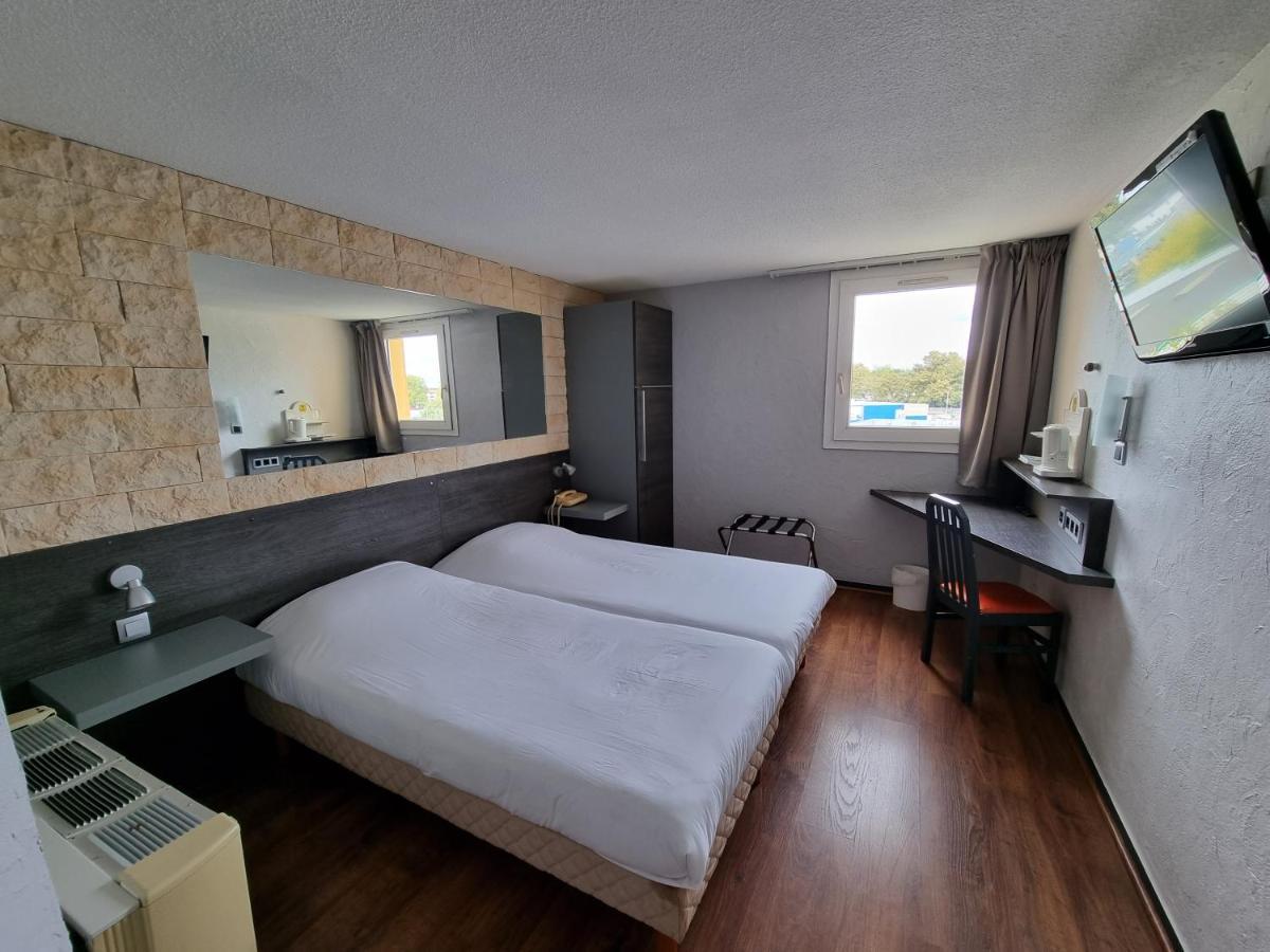 Hotel Restaurant Le Relais - Pau Nord Lons Екстериор снимка